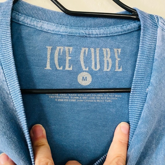 Ice Cube Blue Graphic T Shirt Women’s Size Medium Distressed Cotton Tee NEW - Picture 4 of 8